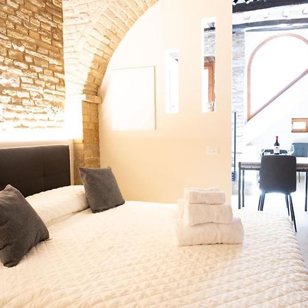 Apartmán Loft Rustico In Centro Storico Assisi Exteriér fotografie